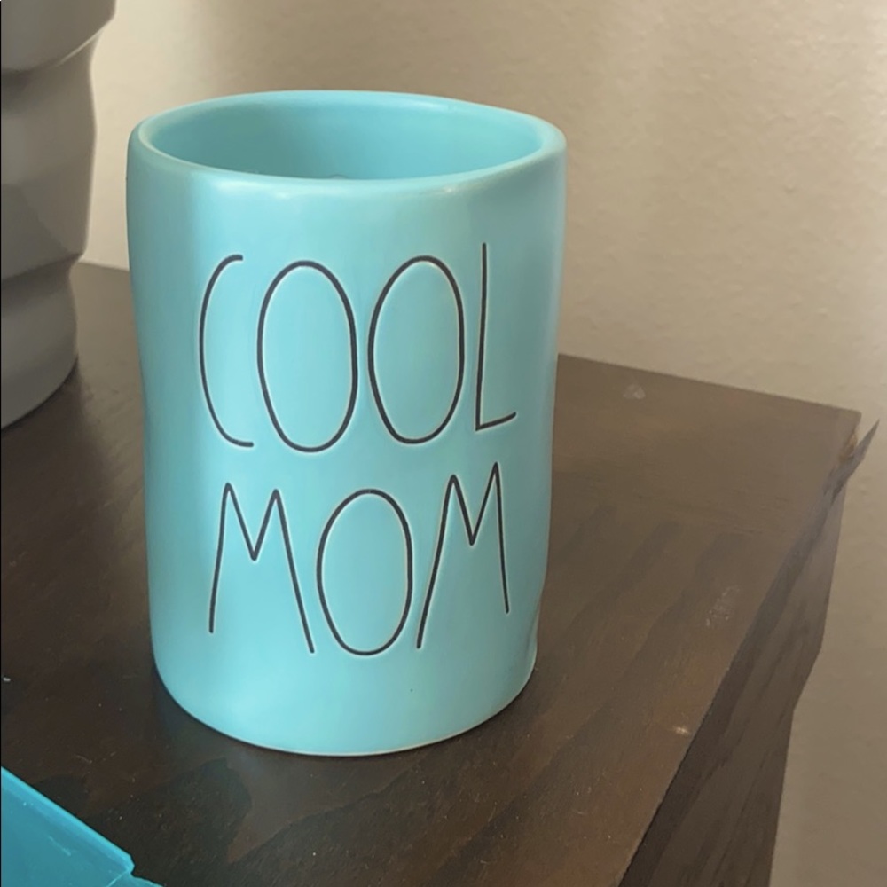 RAe Dunn Cool mom candle